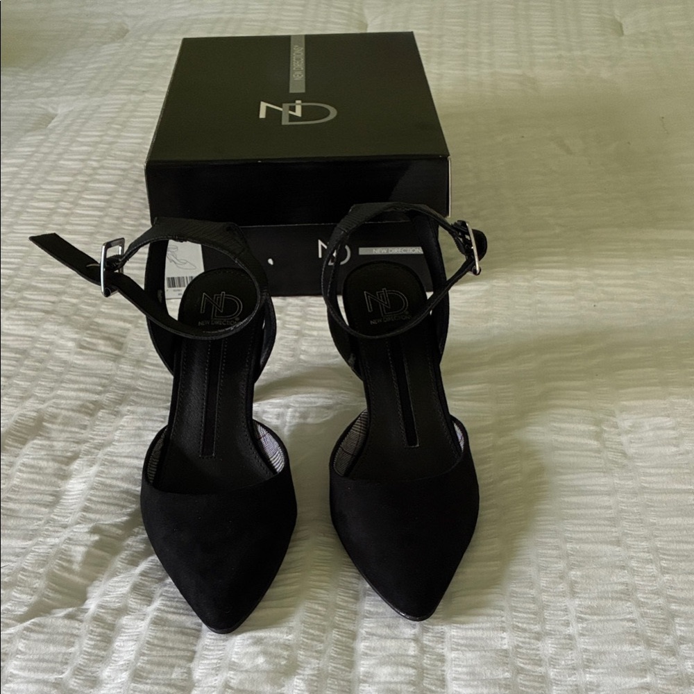 New Directions Elegant Black Ankle Strap Heels